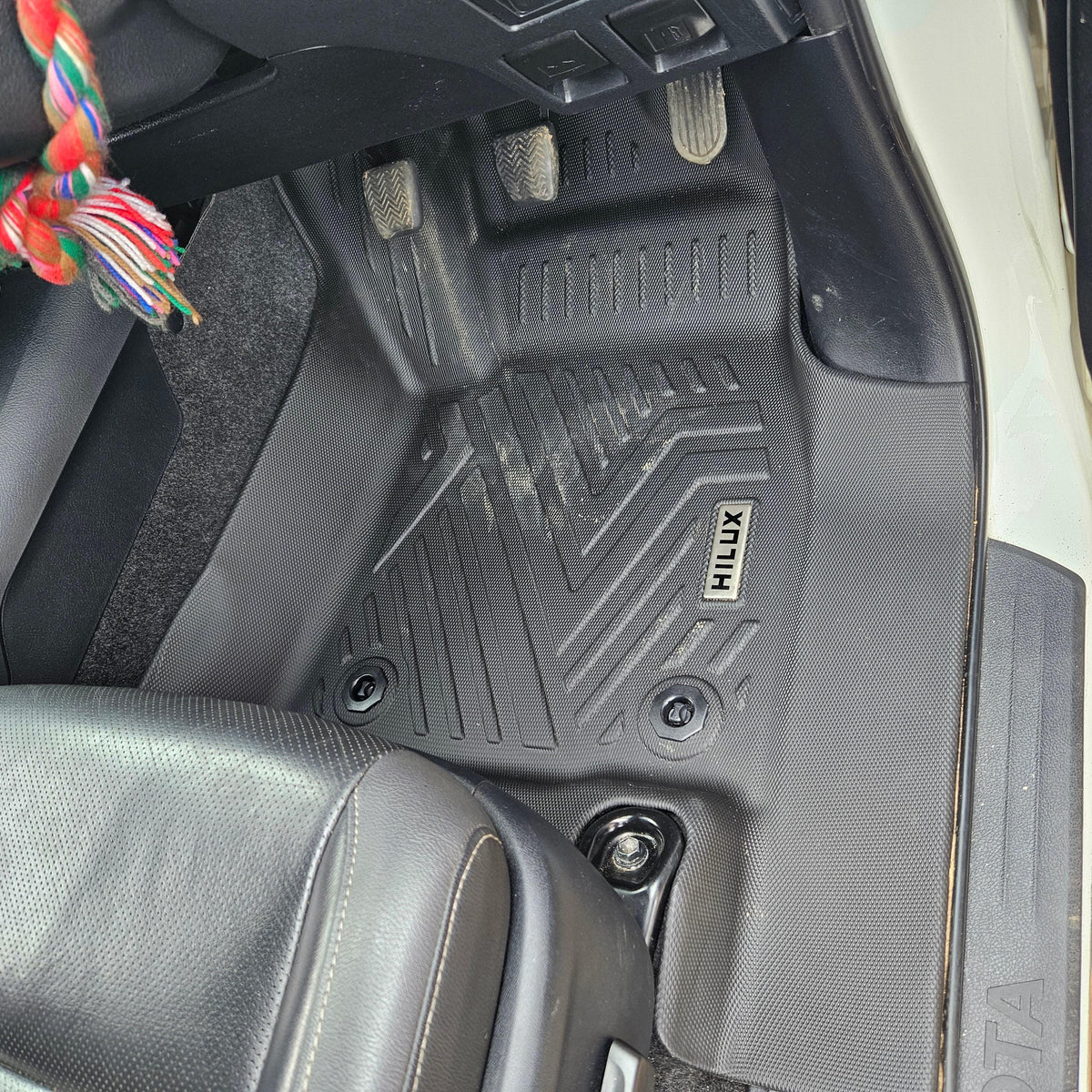 Toyota Hilux GD6 Double Cab (2016-2026) 4D floor mats – view 7